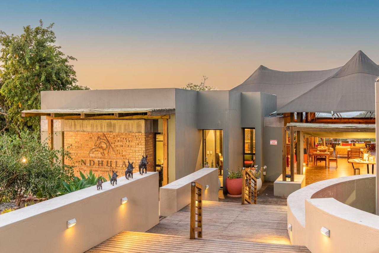 Ndhula Luxury Tented Lodge White River Esterno foto