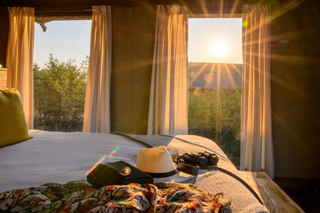Ndhula Luxury Tented Lodge White River Esterno foto