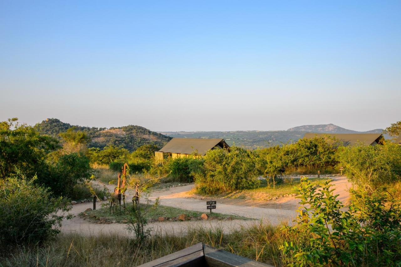 Ndhula Luxury Tented Lodge White River Esterno foto