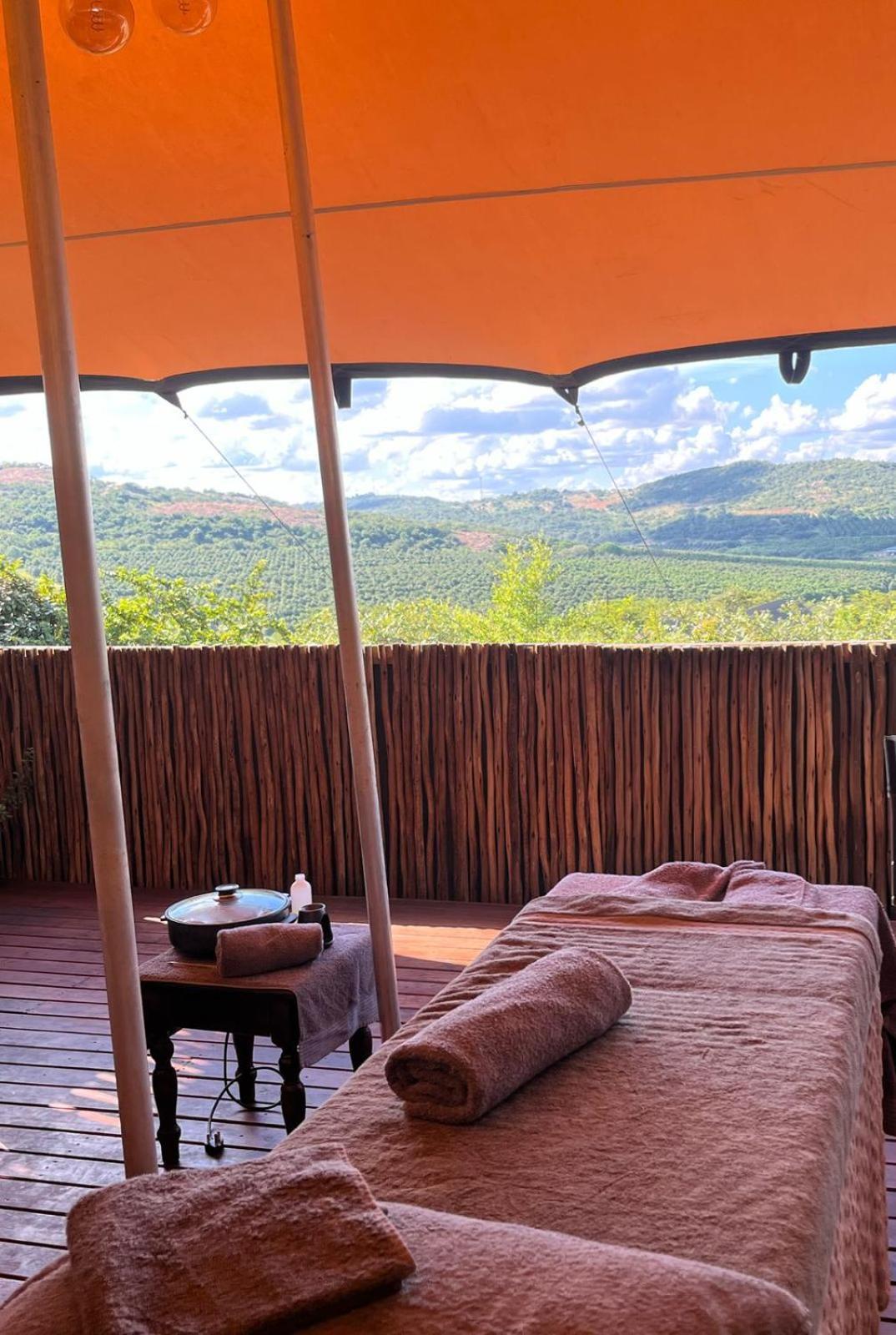 Ndhula Luxury Tented Lodge White River Esterno foto