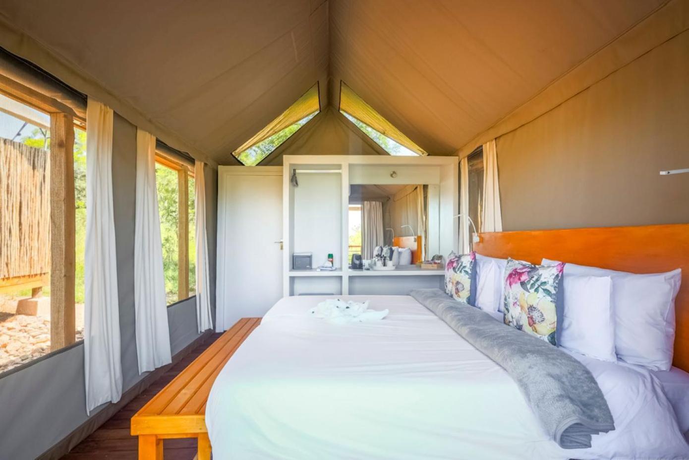 Ndhula Luxury Tented Lodge White River Esterno foto