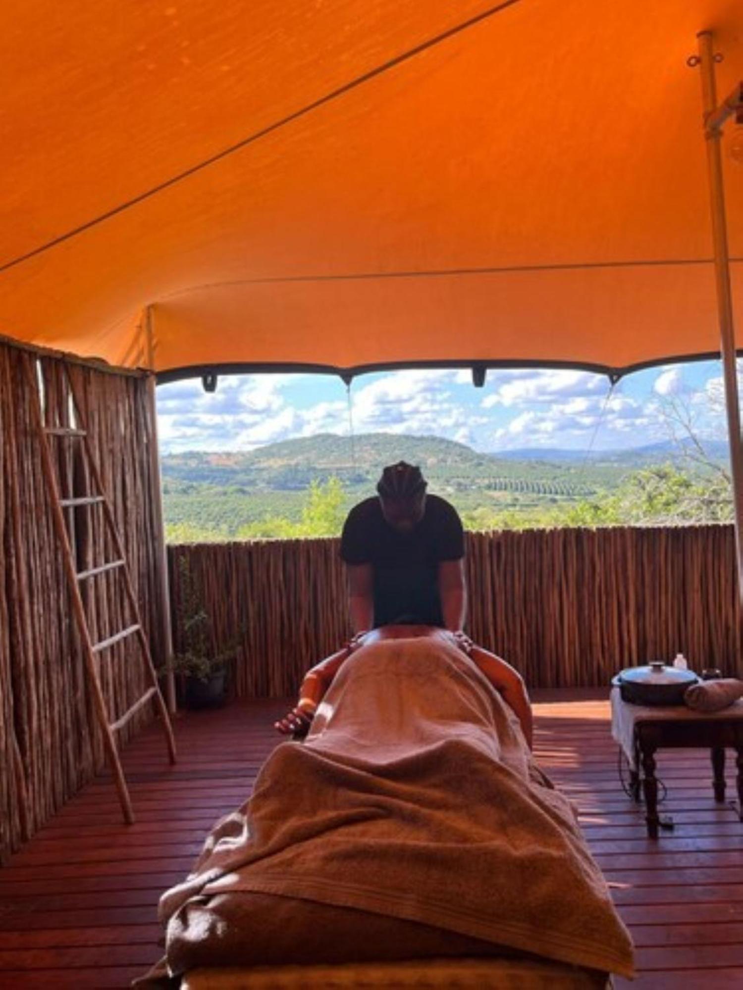 Ndhula Luxury Tented Lodge White River Esterno foto