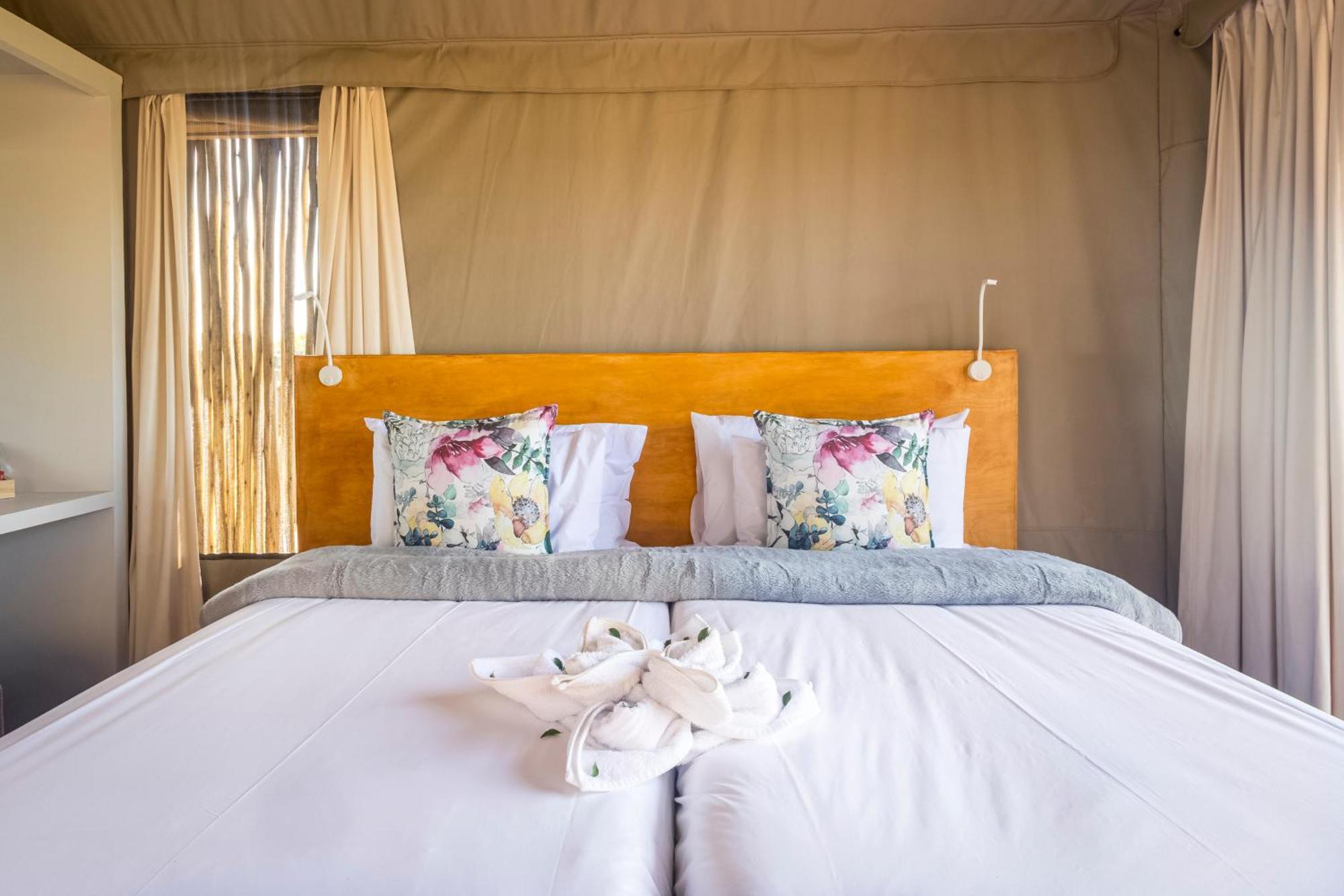 Ndhula Luxury Tented Lodge White River Esterno foto