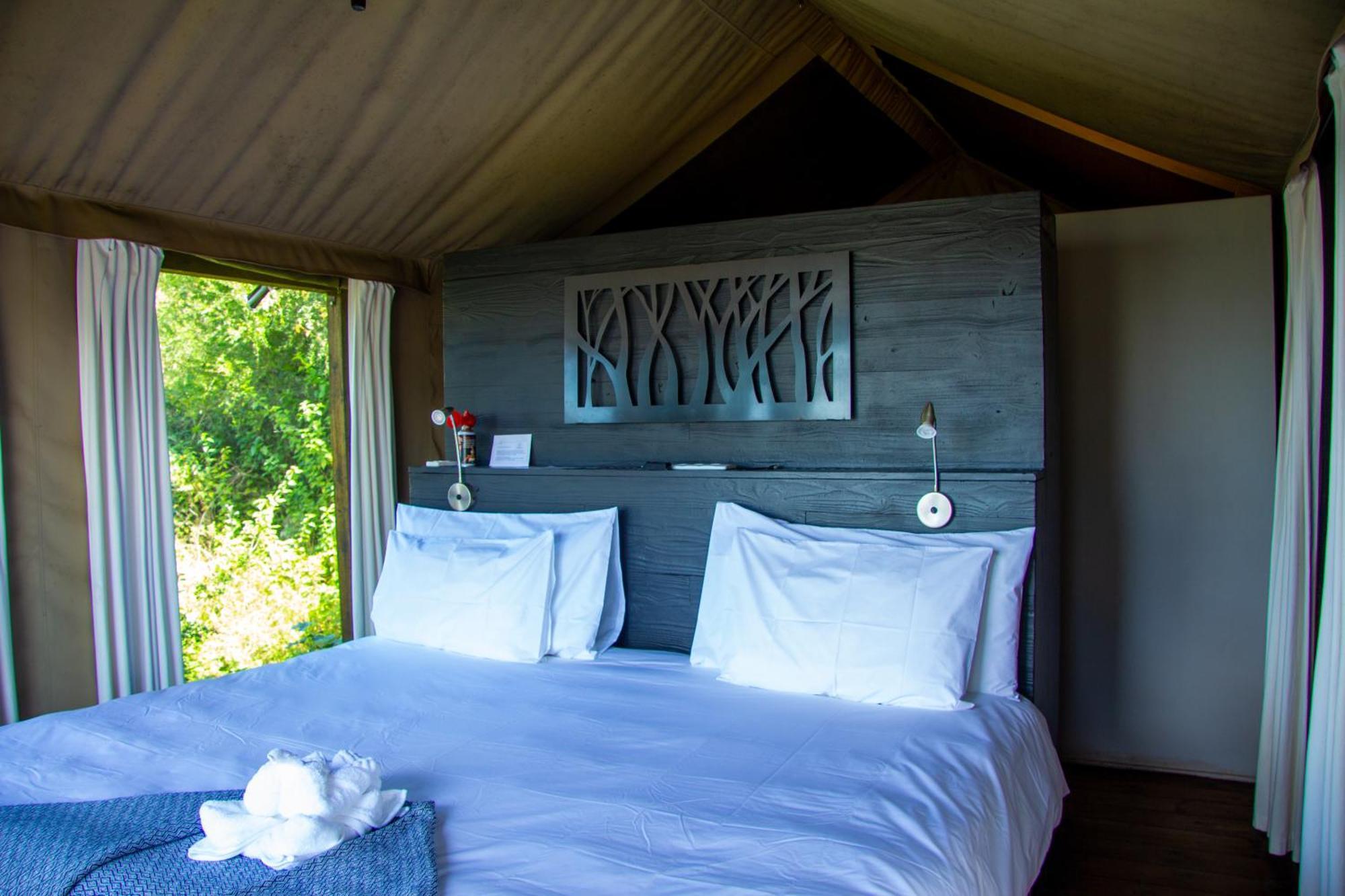 Ndhula Luxury Tented Lodge White River Esterno foto