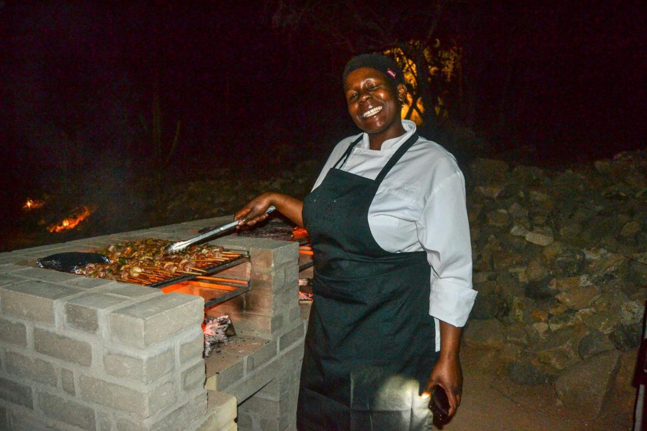 Ndhula Luxury Tented Lodge White River Esterno foto